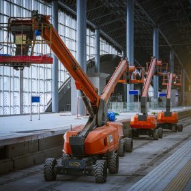 Large telescopic lifts inside a transportation tunnel